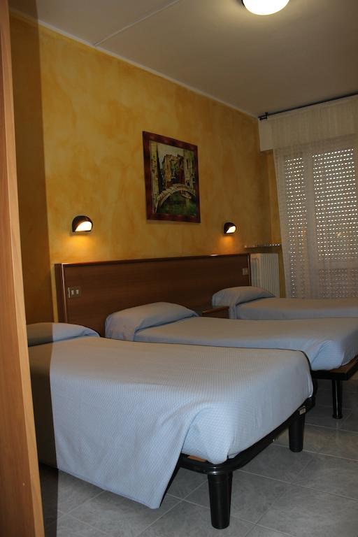Albergo Napoleone SantʼAmbrogio di Valpolicella Szoba fotó