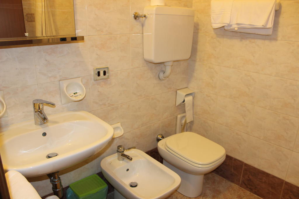 Albergo Napoleone SantʼAmbrogio di Valpolicella Szoba fotó